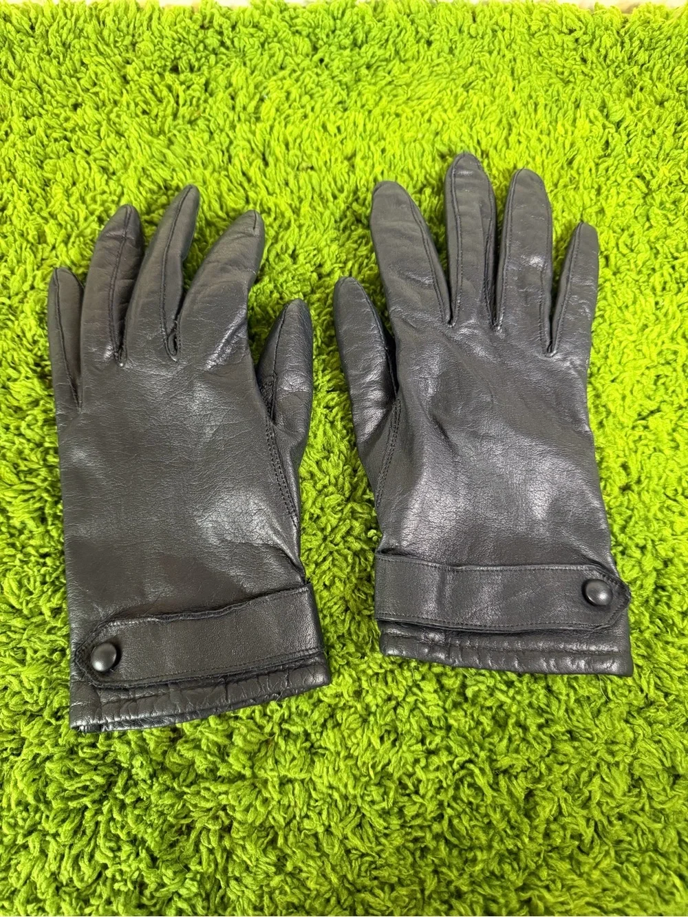 Vintage Women's Joan Harper Black Leather Dress Gloves with Snap Cuff & wool